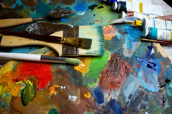 Fırçalar, boyalar, palet. çizim seti — Stok fotoğraf